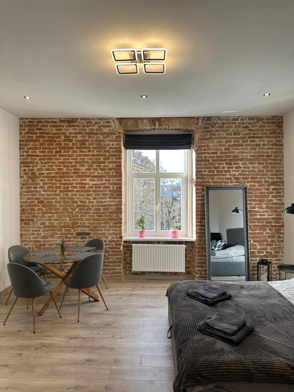 Apartment Vip Virmenska Street 利沃夫 外观 照片